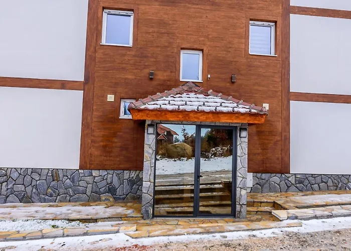 Apartmani “LAZAR” i “LENA”